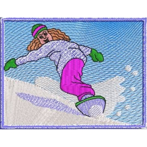 滑雪者在雪坡上滑行